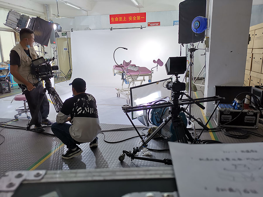 黑眼睛廣告為泰樂(lè)康科技拍攝產(chǎn)品短視頻現(xiàn)場(chǎng)