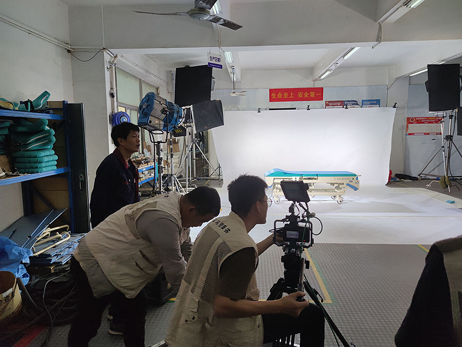 黑眼睛廣告為泰樂(lè)康科技拍攝產(chǎn)品短視頻現(xiàn)場(chǎng)