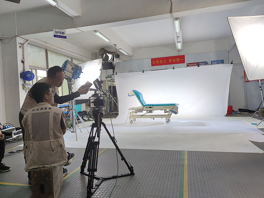 黑眼睛廣告為泰樂(lè)康科技拍攝產(chǎn)品短視頻現(xiàn)場(chǎng)